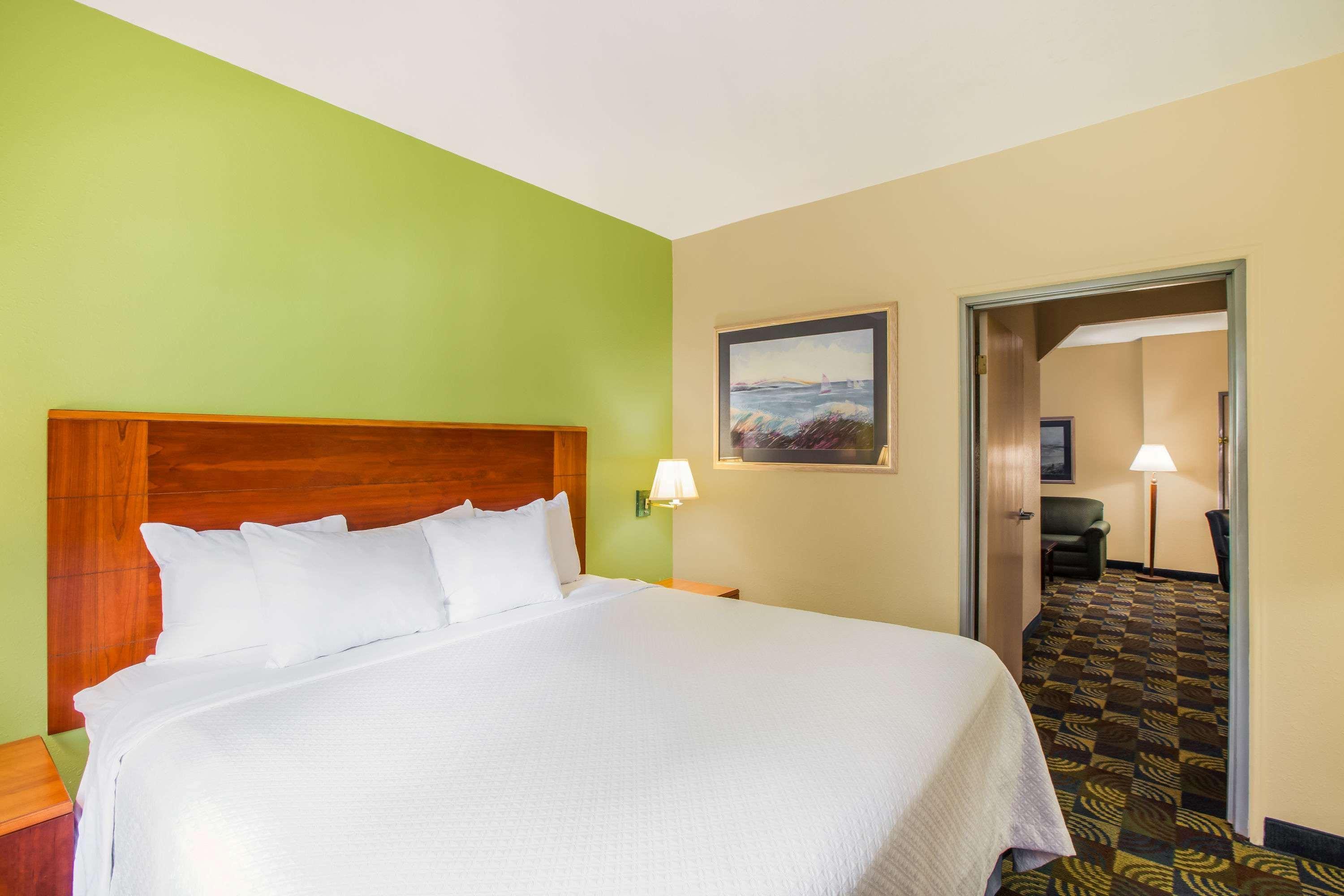 Days Inn & Suites By Wyndham Corpus Christi Central Εξωτερικό φωτογραφία