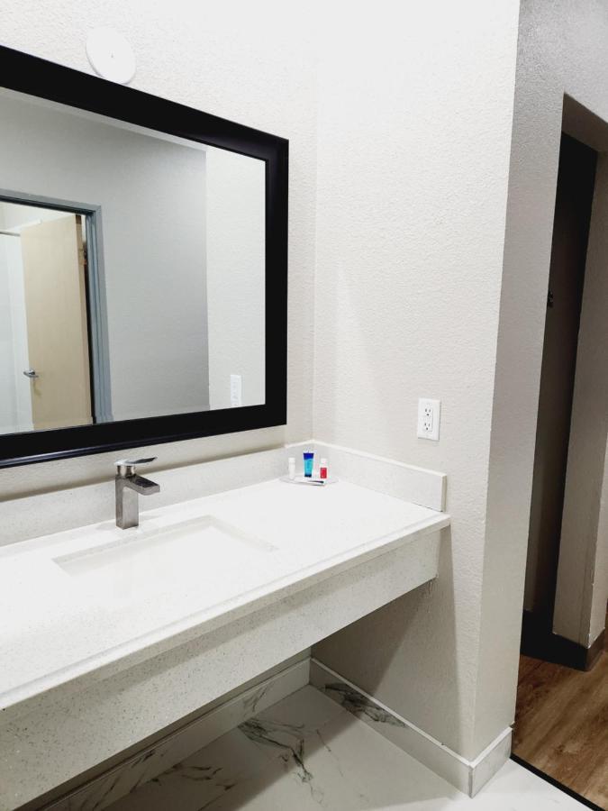 Days Inn & Suites By Wyndham Corpus Christi Central Εξωτερικό φωτογραφία