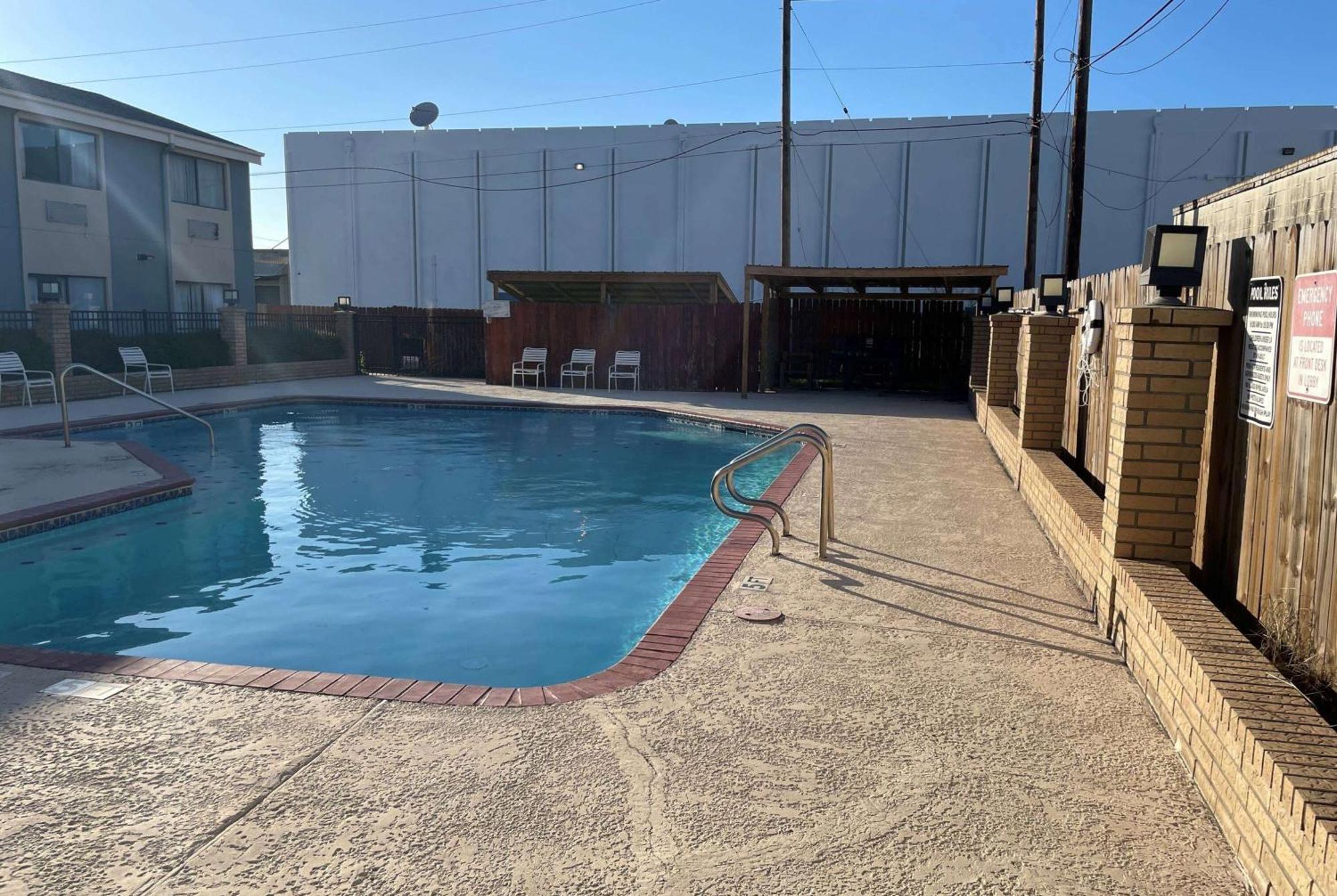 Days Inn & Suites By Wyndham Corpus Christi Central Εξωτερικό φωτογραφία