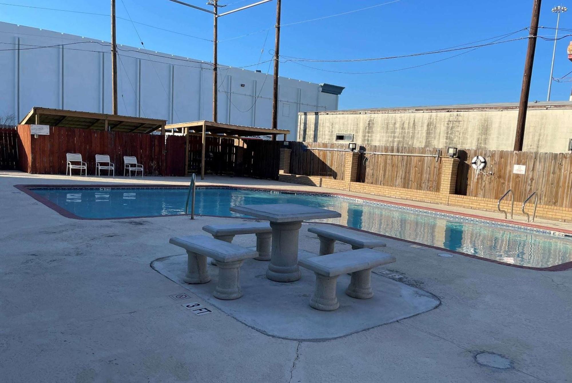 Days Inn & Suites By Wyndham Corpus Christi Central Εξωτερικό φωτογραφία
