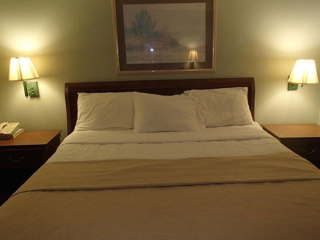 Days Inn & Suites By Wyndham Corpus Christi Central Εξωτερικό φωτογραφία