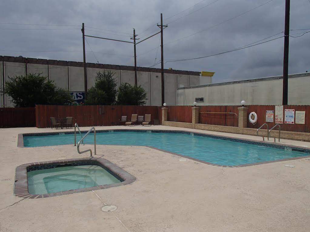 Days Inn & Suites By Wyndham Corpus Christi Central Εξωτερικό φωτογραφία